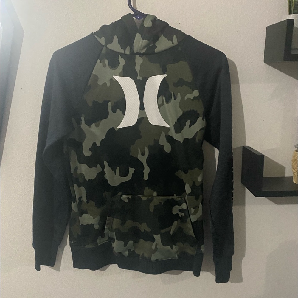 Hurley Camo pull over hoodie